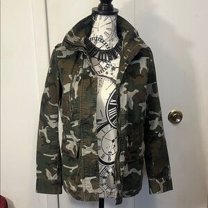 Love Tree Camouflage Utility Jacket